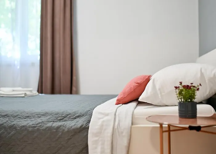 Apartment Peaceful Near Old Town *
