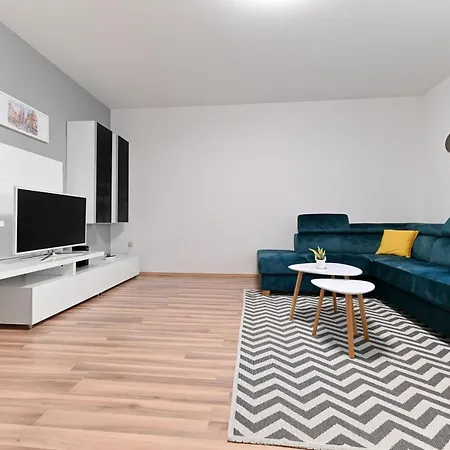 Lägenhet Peaceful Near Old Town *