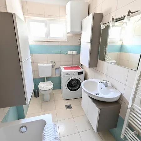 Apartment Peaceful Near Old Town *