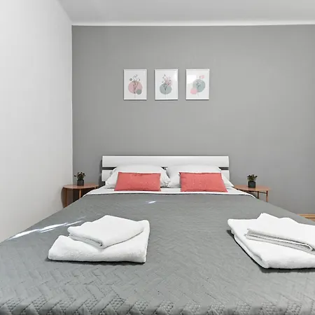 Peaceful Near Old Town Apartment